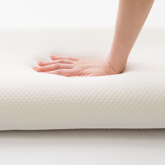 頭と首にフィットする波型低反発まくら(P2533) 11枚目画像