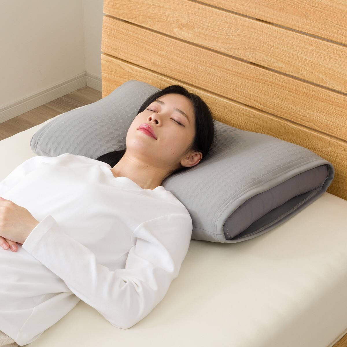 浮かぶような新感覚 頭にフィットしやすいカバー付きまくら(P2552) TPE