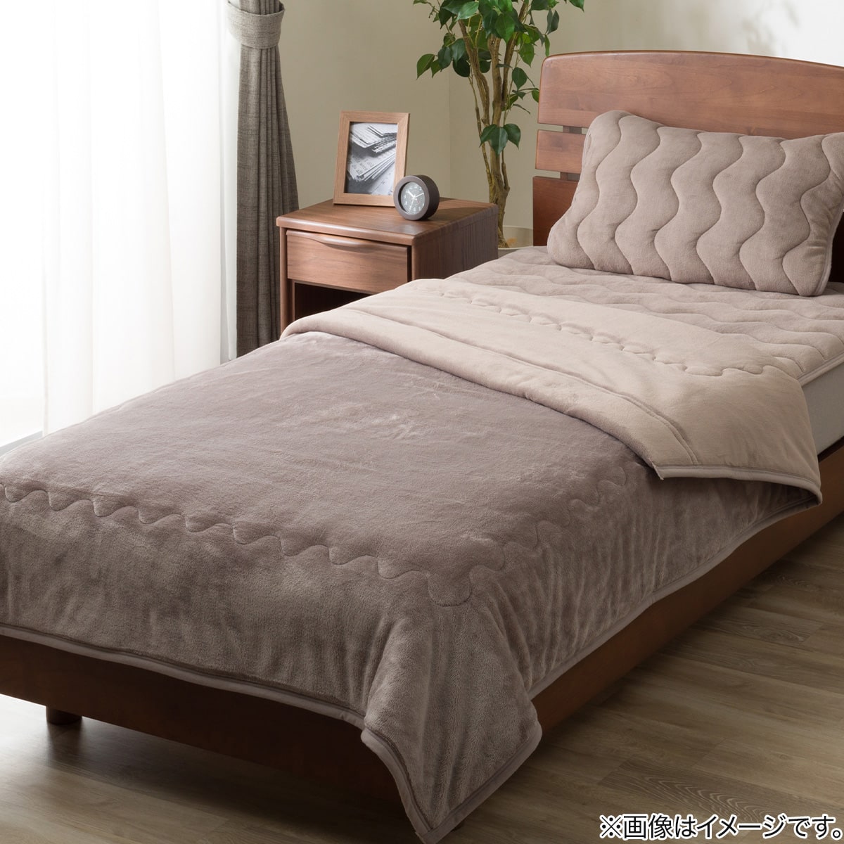 オカ♡様(リピーター様)専用☆気まぐれSALE中！超うす安心パッド24パック 両面使える 吸湿発熱 敷きパッド クイーン(NウォームSP A2611 モカ