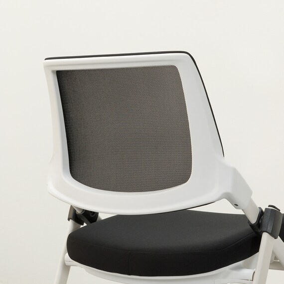 ミーティングチェア(X-16W2 WH/BK) 12枚目画像