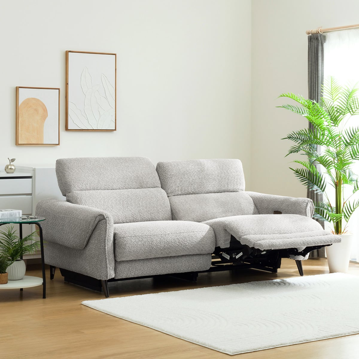 【4月限定値下げ】ニトリ　3人用リクライニングソファ　Nピュール　 ニトリ（NITORI） 3人掛け電動リクライニングソファ テーブル付き 厚革