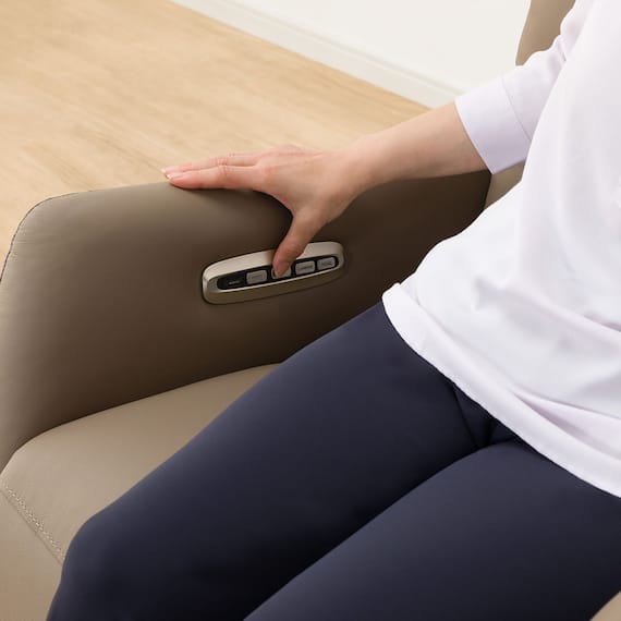 電動リクライニングパーソナルチェア + テーブルセット 本革(一部合成皮革)タイプ (LE01-2 4モーター MO) 28枚目画像