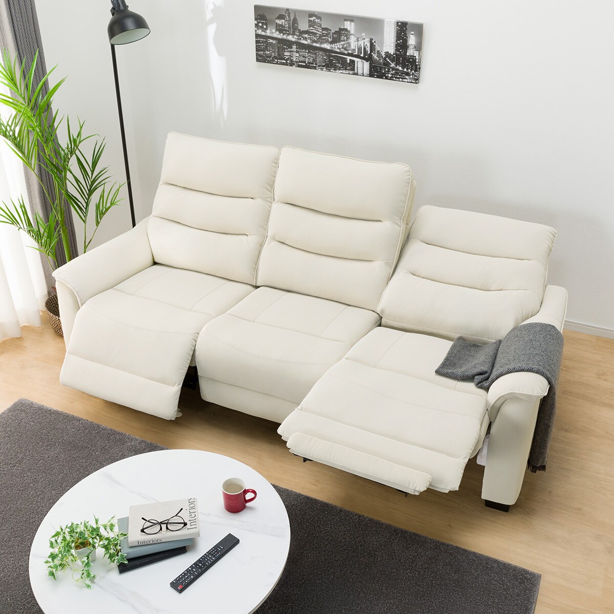 3人用電動リクライナー リクライニングソファ 傷に強い 合成皮革 d2470 ニトリ 傷・汚れに強い合成皮革 3人掛け全シート電動