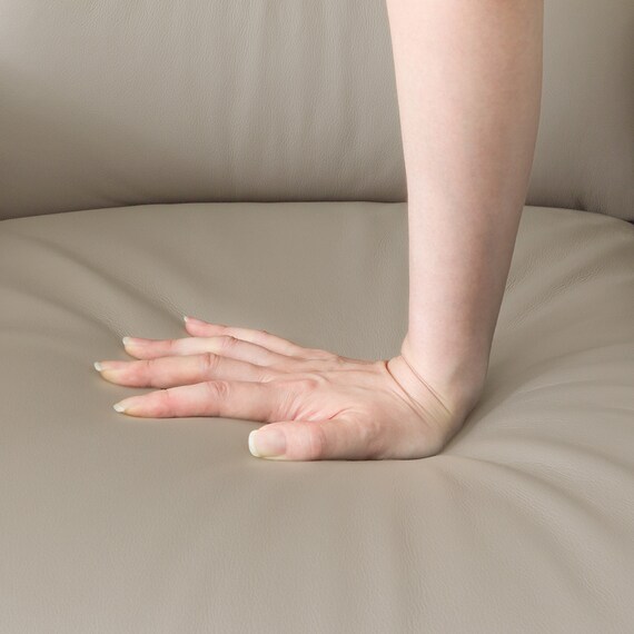 電動パーソナルチェア 本革(一部合成皮革)タイプ (LS03 NW LMO) 8枚目画像