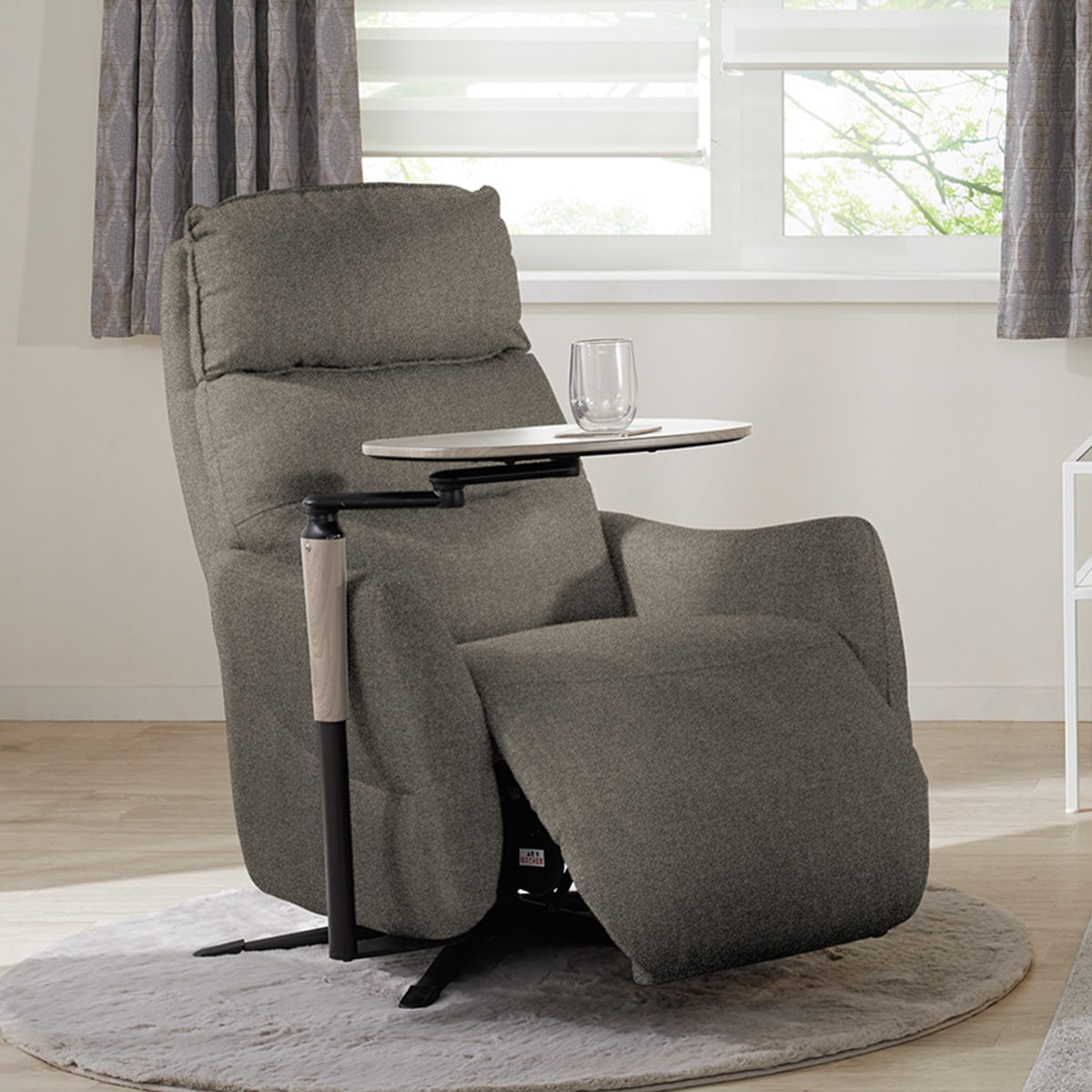 電動リクライニングパーソナルチェア+テーブルセット 布張りタイプ