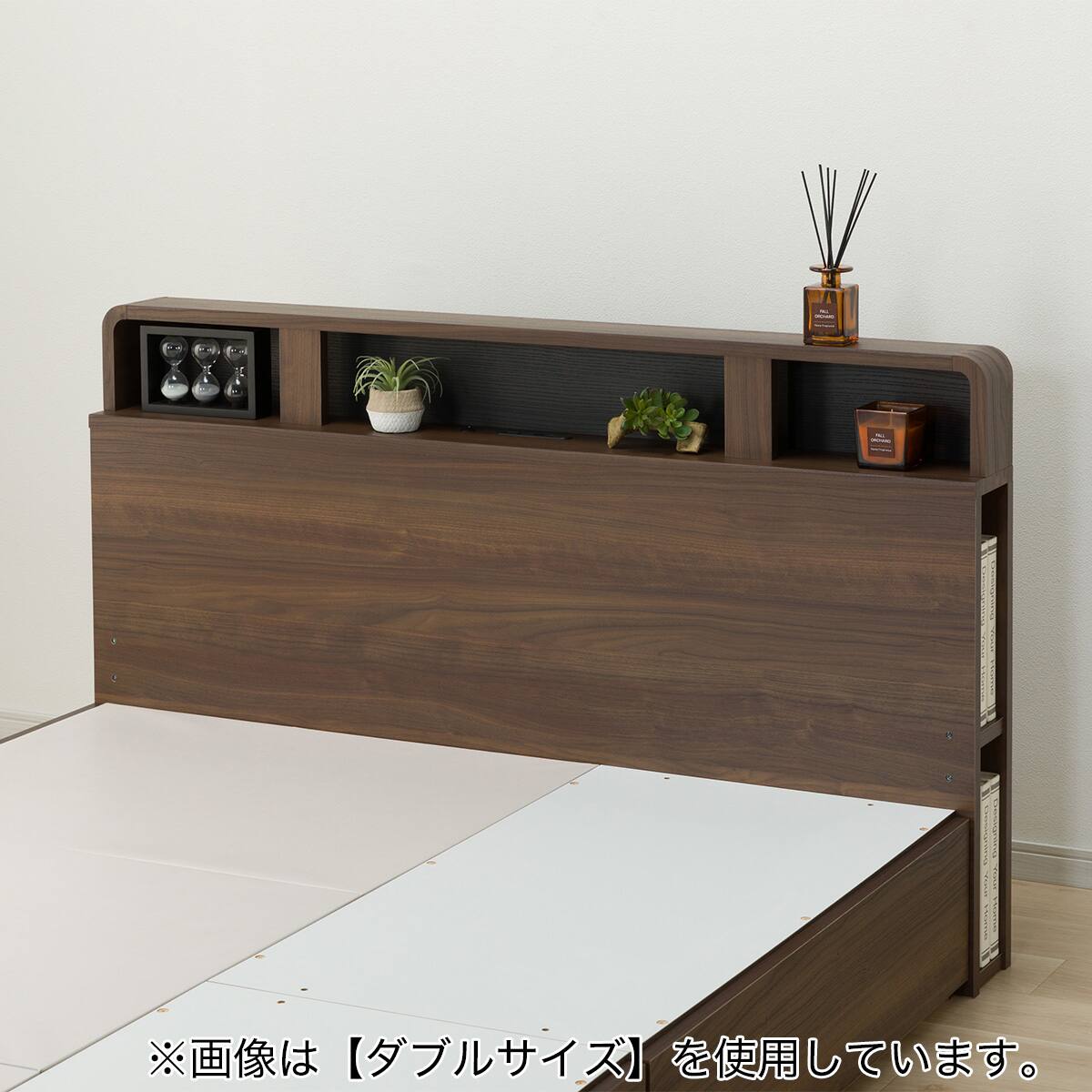 ニトリベッドフレームクイーン収納あり(自宅引き取り価格) ニトリ（NITORI） 収納付きベッドフレーム クイーン 棚・サイド収納