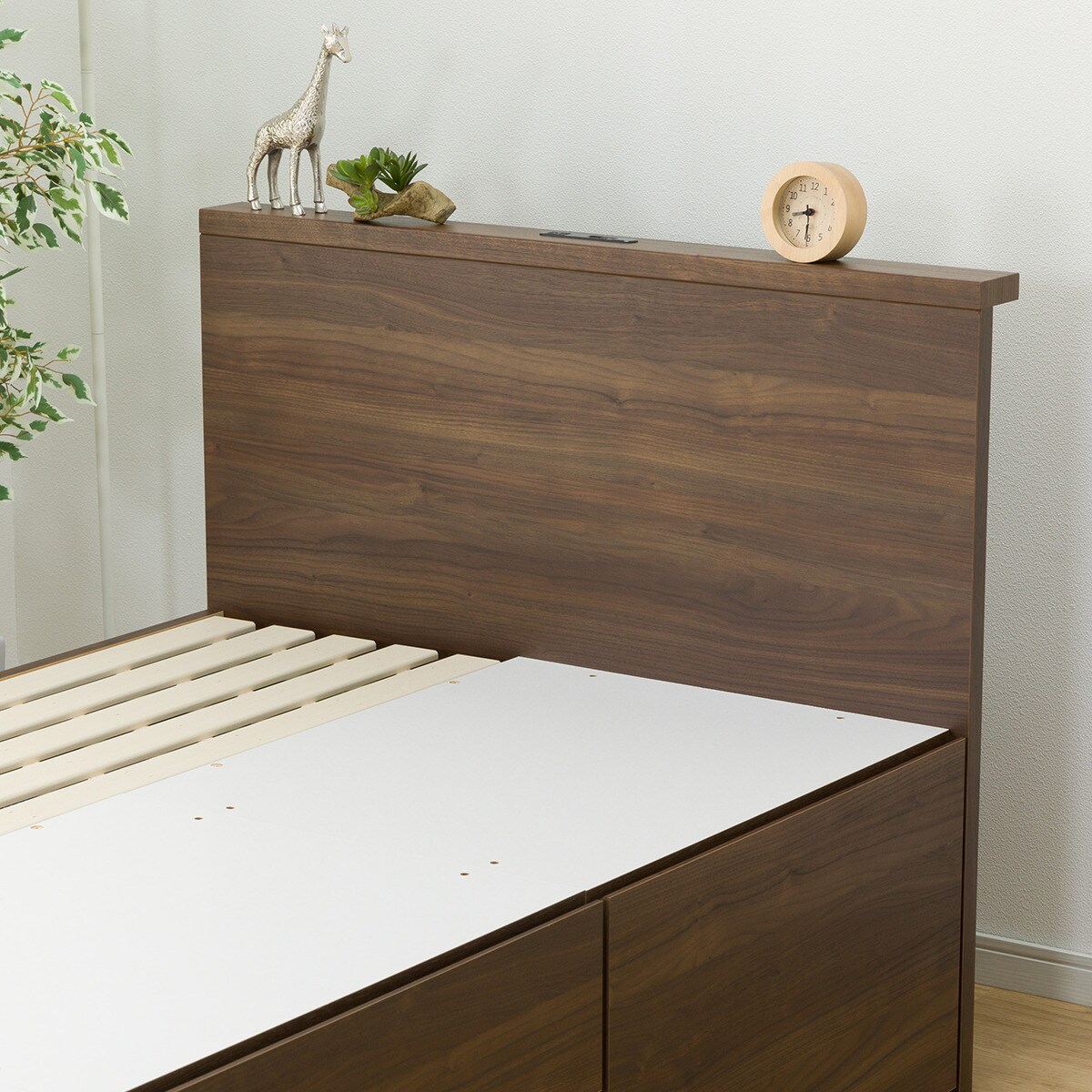 ニトリ ジオチェスト シングルベッドフレームコンセント付き 収納4つ 大容量収納×棚・コンセント付き】すのこチェストベッドフレーム