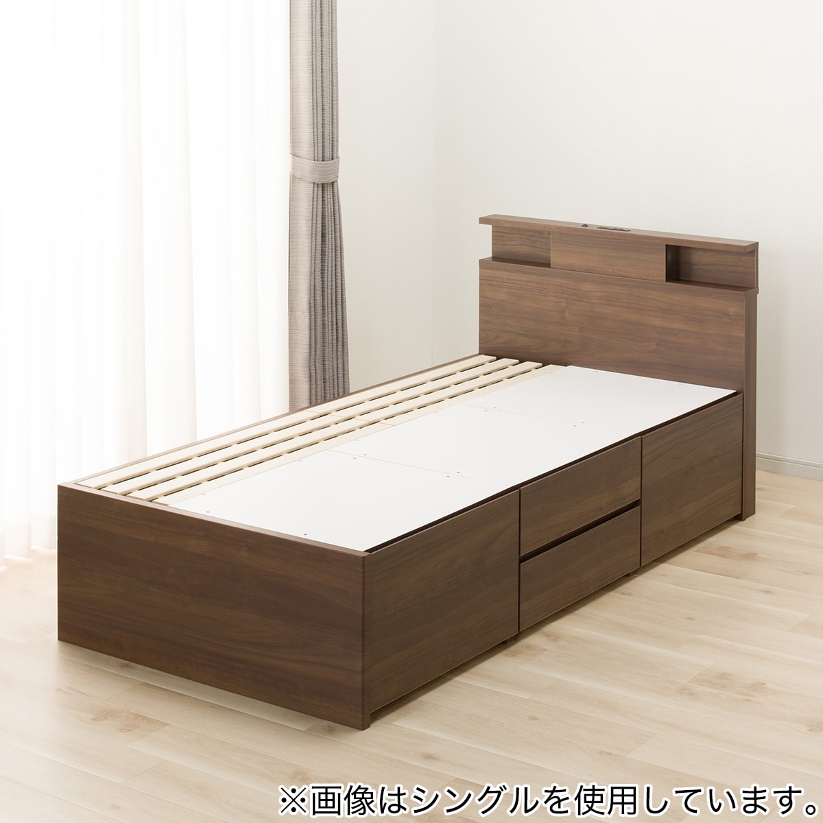 nicho★ページ 大容量収納×棚・コンセント・ライト付き】すのこチェストベッド