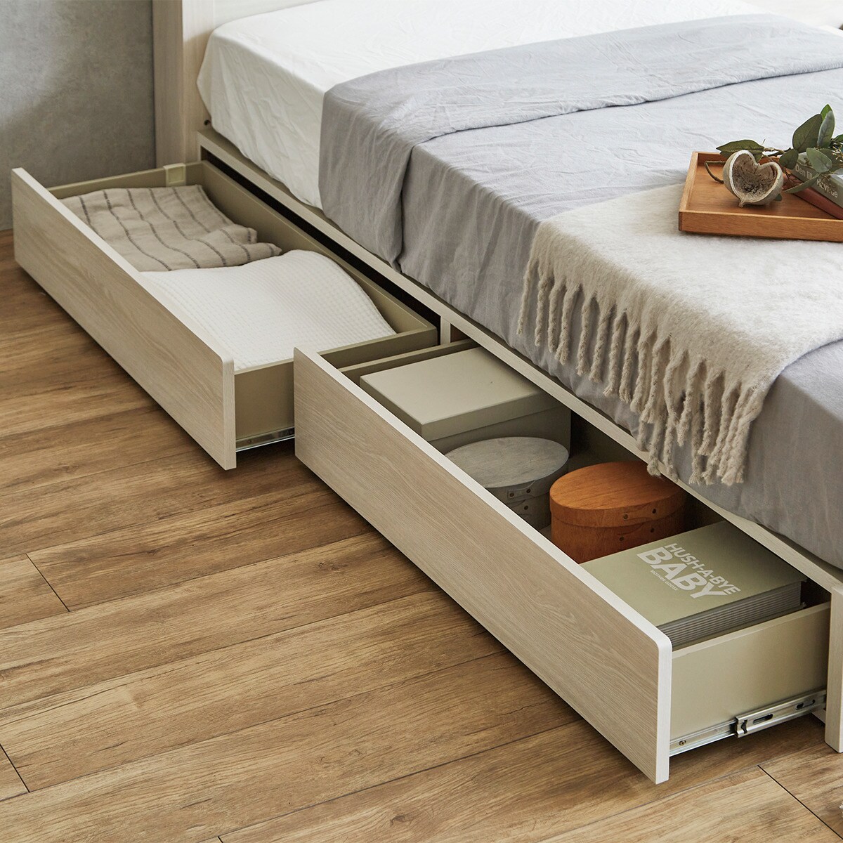 ニトリ　ベットフレーム　クイーンベット　収納付きベット　コンセント　LED照明 棚・コンセント・照明付きクイーンベッドフレーム(KB WW 引出付き