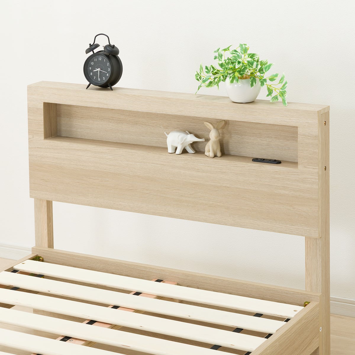 シングルベッドフレーム(ヘンリック 棚・コンセント付き KD GW