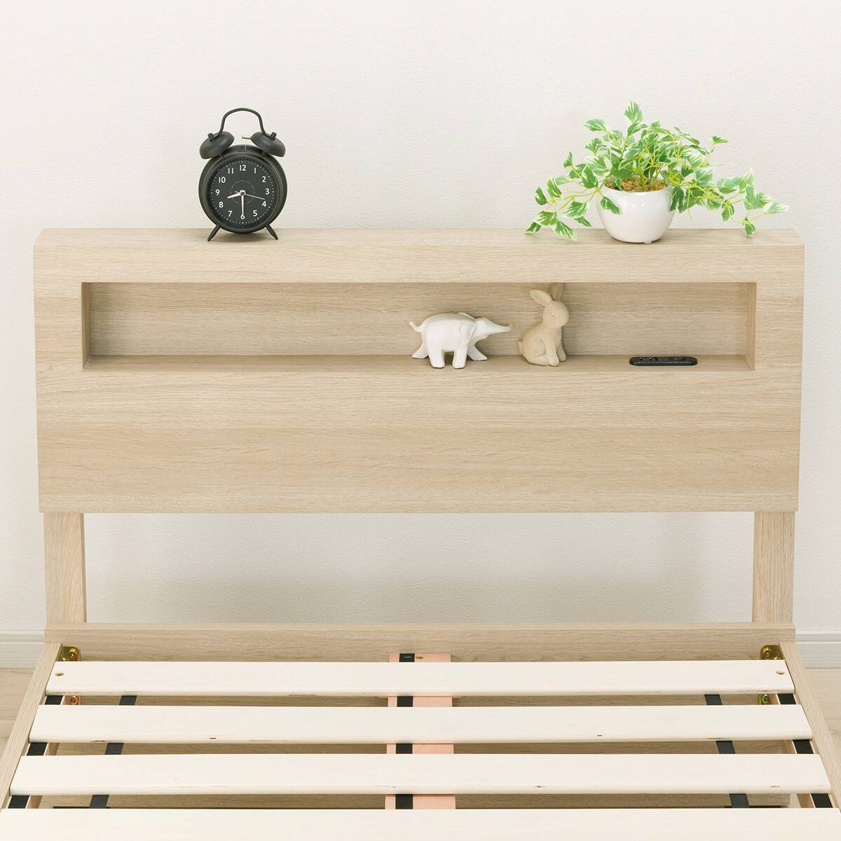 シングルベッドフレーム(ヘンリック 棚・コンセント付き KD GW