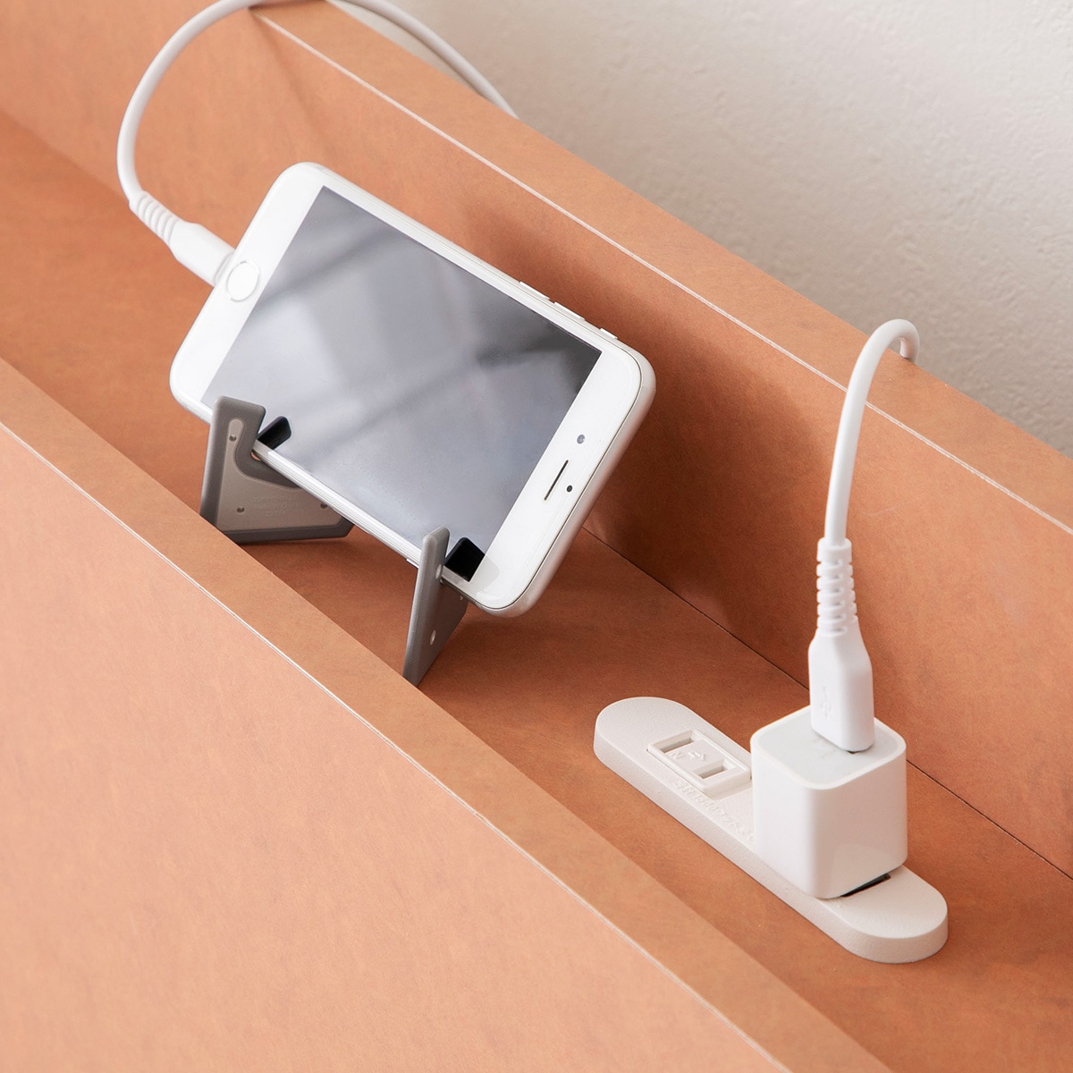 シングル コンセント棚付きチェストベッド (テラコッタ) | ニトリ