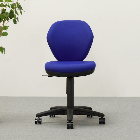 オフィスチェア(セルト BK/BL) 3枚目画像