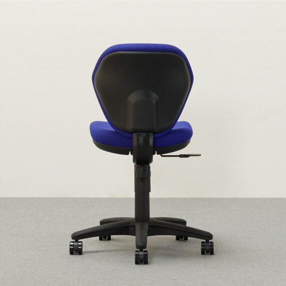 オフィスチェア(セルト BK/BL) 5枚目画像