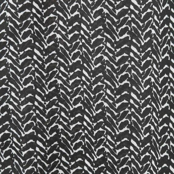 変形ヘリンボーンモノトーンプリントブラウス　(50010) 3枚目画像