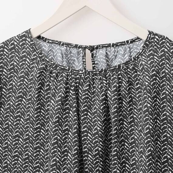 変形ヘリンボーンモノトーンプリントブラウス　(50010) 4枚目画像