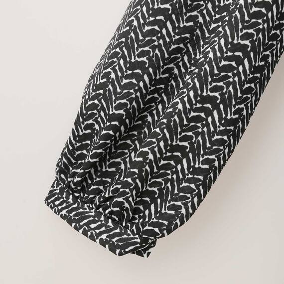 変形ヘリンボーンモノトーンプリントブラウス　(50010) 5枚目画像