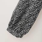 変形ヘリンボーンモノトーンプリントブラウス (50010) 5枚目画像