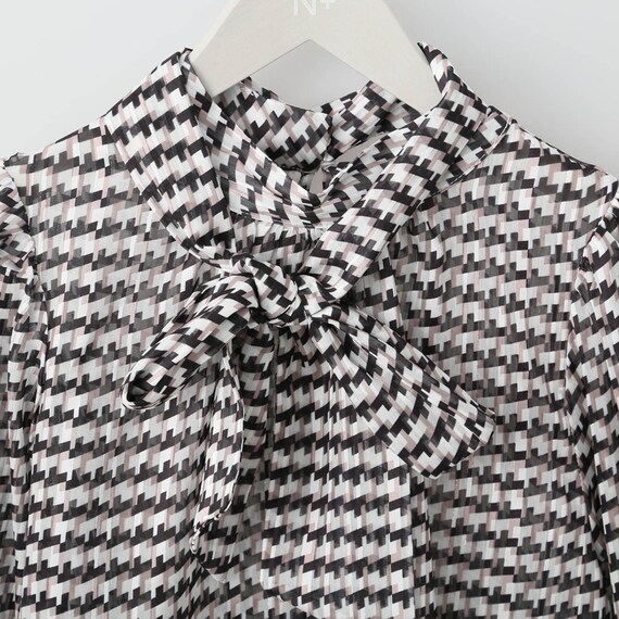 ラメ糸幾何柄ボウタイブラウス (51005) 5枚目画像