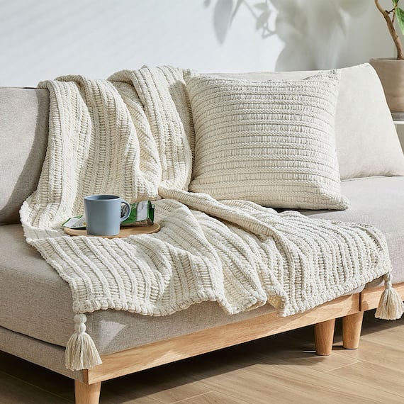 クッションにもなる ニット調スローケット(アンネ 130x180 アイボリー) 3枚目画像