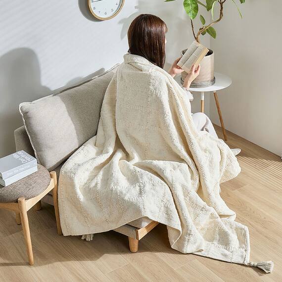 厚くボリューム感のある ニット調スローケット(ソフィマ 140x200 アイボリー) 6枚目画像