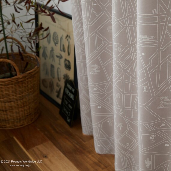 (1枚入り)スヌーピーカーテン シティースケープ 100X135 GY 3枚目画像