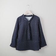 【N+商品】バイアス幾何柄ボウタイブラウス　(51017)