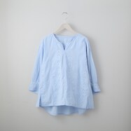 【N+商品】シフリー花柄刺繍ブラウス　(51015)