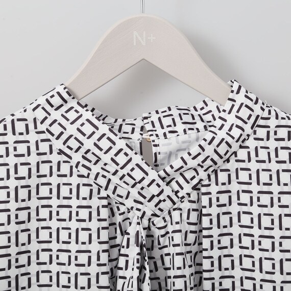 ボウタイジオメトリック柄ブラウス (51038) 4枚目画像