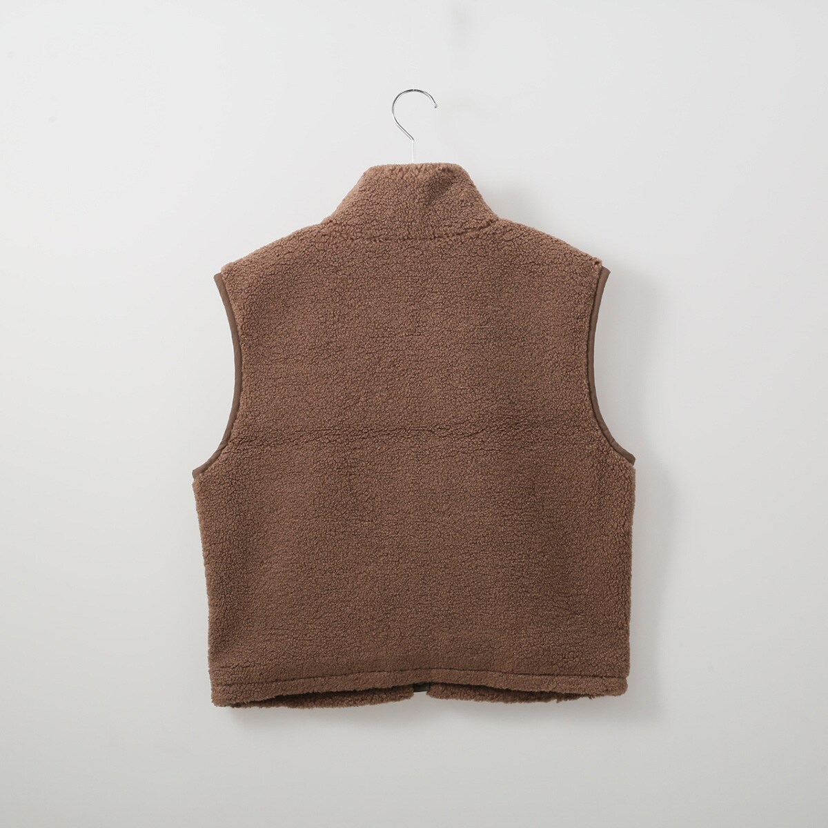 スタンドネックやわらかボアベスト (12103) | ニトリネット【公式