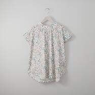 ボタニカル柄綿ローンブラウス　(53108)