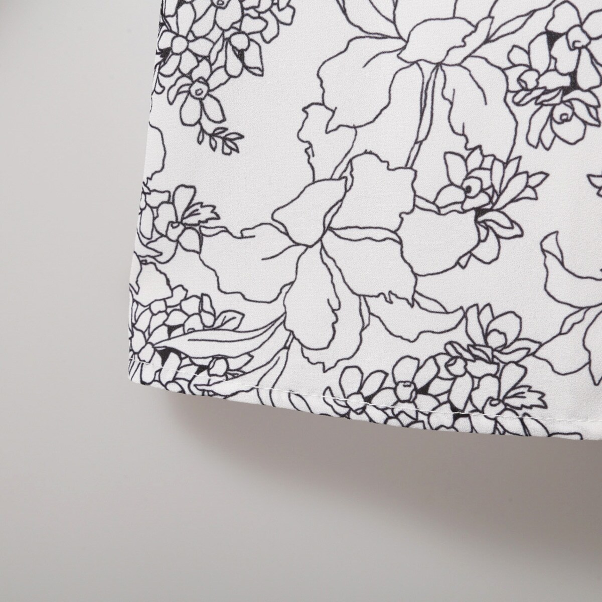 【新品、未使用】Diagramフラワープリントブラウス マルチフラワー刺繍ブラウス / GRACE CONTINENTAL | GRACE