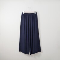 とろみ素材のひんやりリラックスルームウェアクロップトパンツ　Ｌサイズ　(Z3118)
