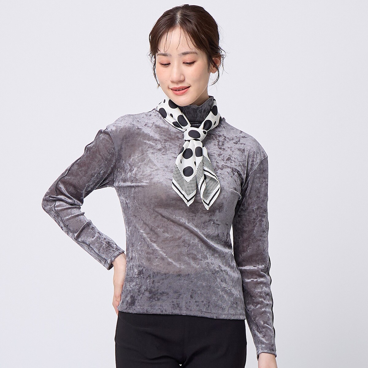 未使用 MARK & LONA ベロア ハイネック 48 L相当 ネイビー ふわふわベロアセンターラインハイネックプルオーバー＜大きい