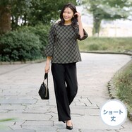 ハイパーストレッチ美ストレートパンツショート丈　Ｓサイズ　(24124)