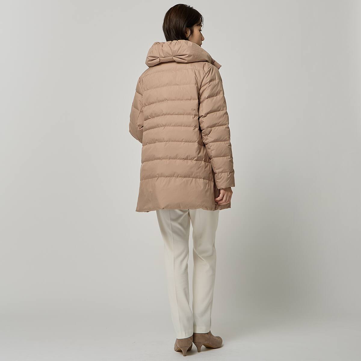トゥービーシック【42】ボリューム衿ショートダウンコート　Aラインピンクベージュ 楽天市場】to be chic ダウンの通販