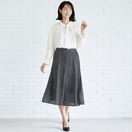 幾何柄モノトーン８枚はぎフレアースカート　Ｓサイズ　(34115)