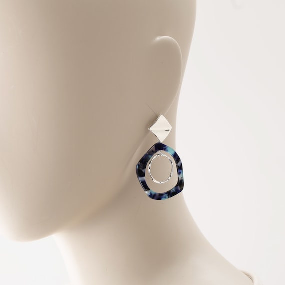 べっ甲柄カラーピアス (95138) 5枚目画像