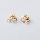 ３連パール調イヤリング　(95142) 1枚目画像