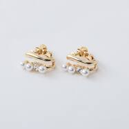 ３連パール調イヤリング　(95142)