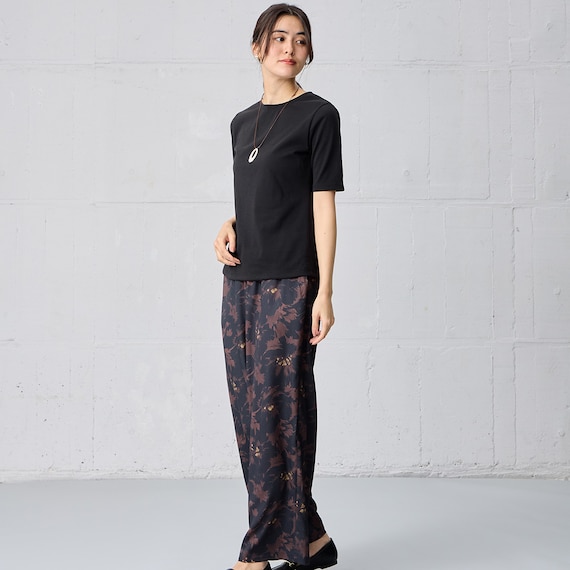 ダークトーン花柄セミワイドパンツ (25124) 3枚目画像