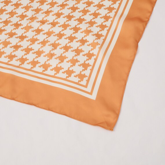 千鳥柄７０角スカーフ　(95159) 4枚目画像