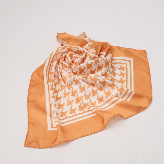 千鳥柄７０角スカーフ　(95159) 5枚目画像