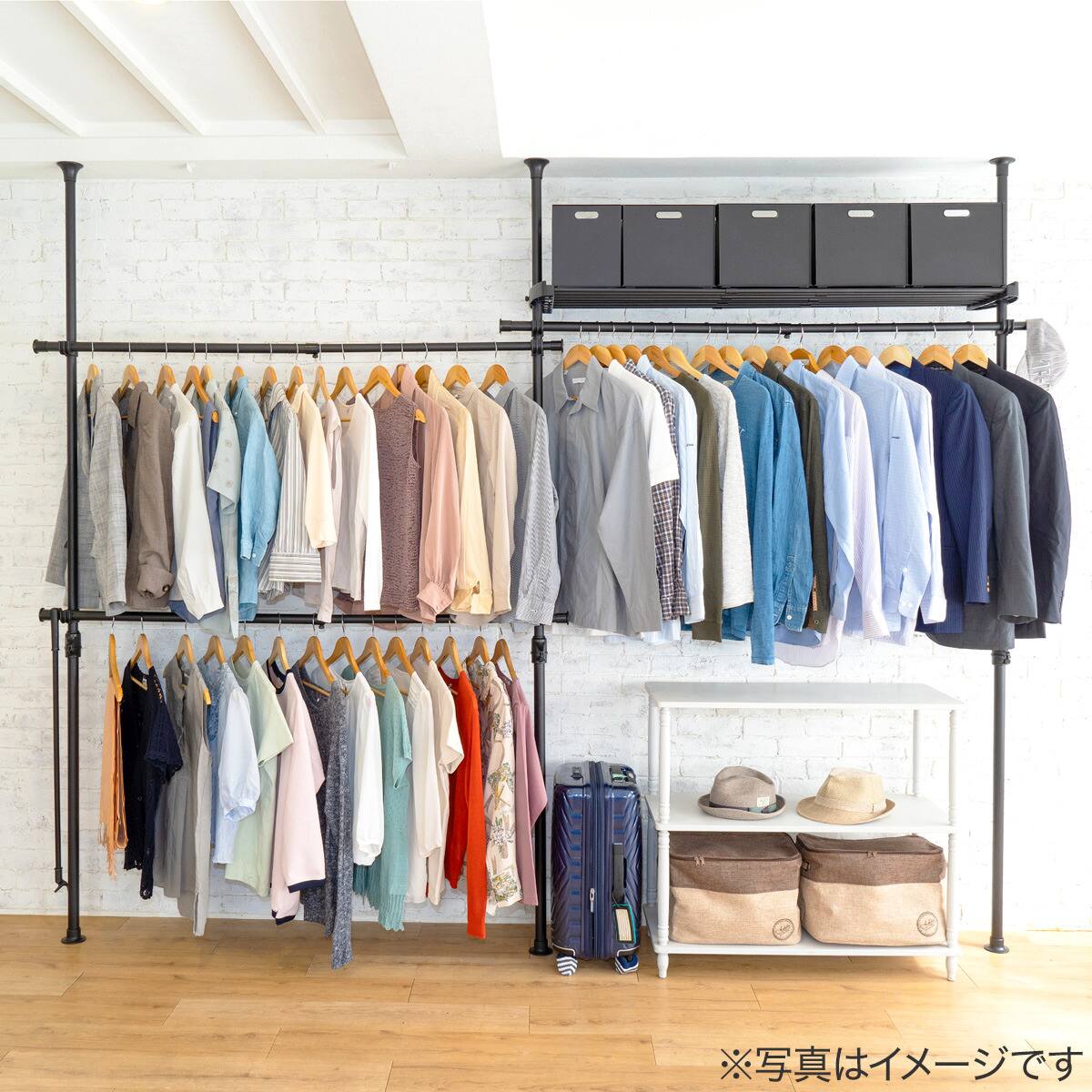 簡単】ワンタッチ式 突っ張りハンガートリプル 伸縮棚1枚付き(ブラック