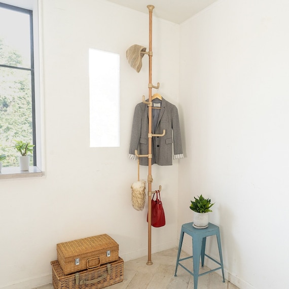 【簡単】ワンタッチ式 突っ張りポールハンガー 木目調(ナチュラル) 1枚目画像