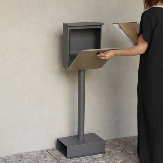 置くだけで使用可能なスタンドタイプの郵便ポスト(ミルクティーベージュ) 6枚目画像
