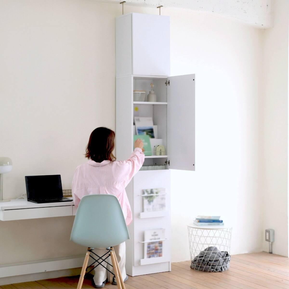 表紙を見せて収納できる本棚 [深型タイプ] (幅42cm ハイタイプ 扉付き