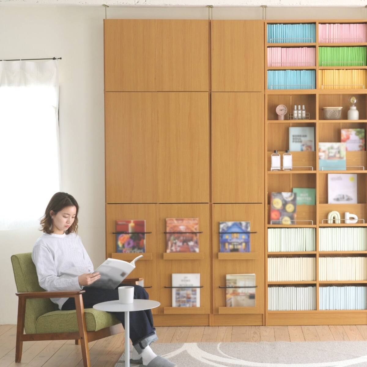 表紙を見せて収納できる本棚 [浅型タイプ] (幅42cm ハイタイプ 扉付き