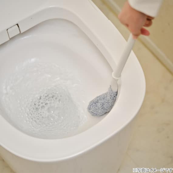 奥まで洗いやすい スリムトイレクリーナー 2枚目画像