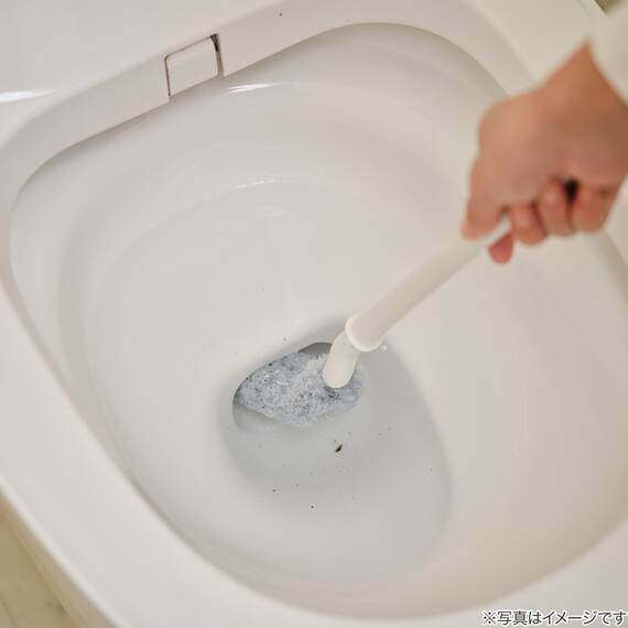 奥まで洗いやすい スリムトイレクリーナー 3枚目画像